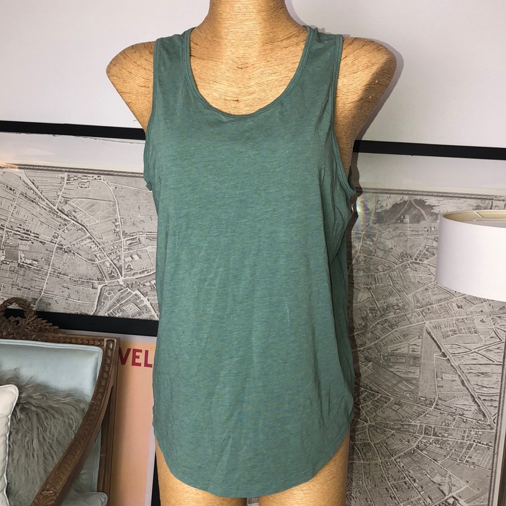 Lululemon green top Size 12